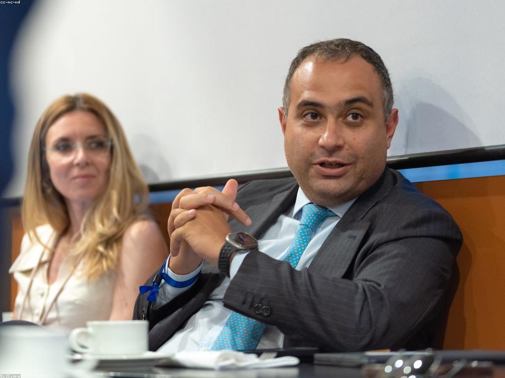 ការបង្កើតនិងអភិវឌ្ឍគម្រោងអាជីវកម្មថ្មី